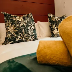 Uxolo Living Apartment Cape Town